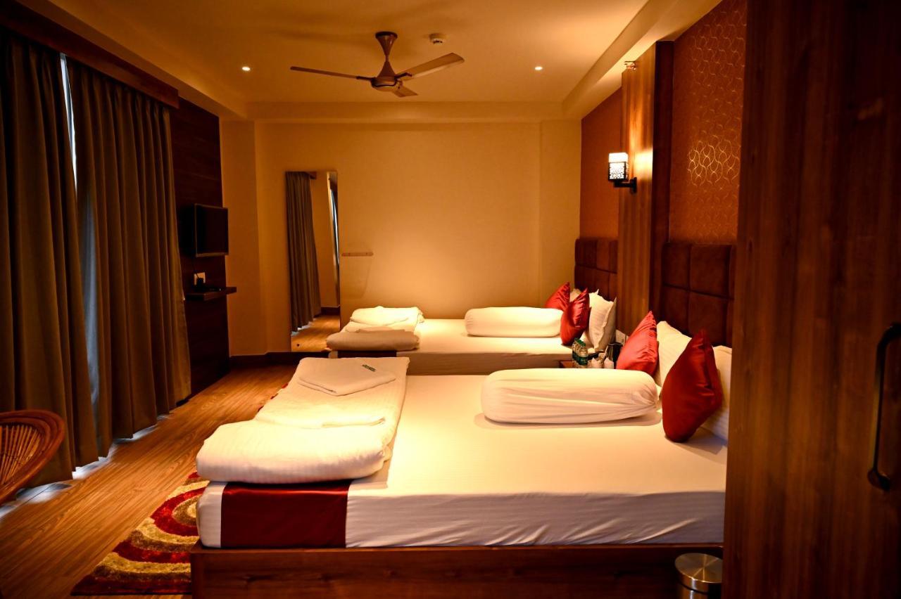 Blue Waves Hotel Tajpur Екстериор снимка