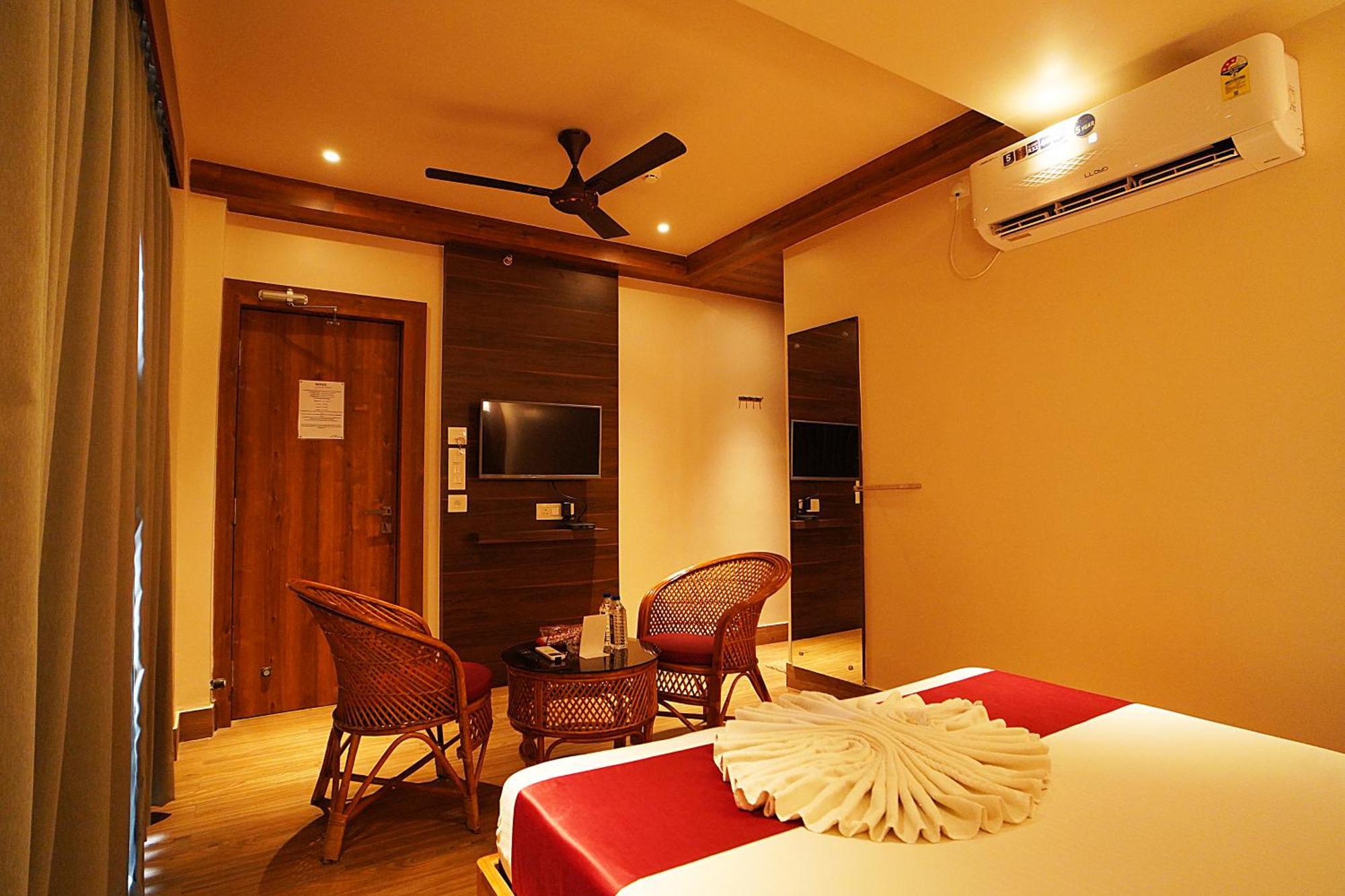 Blue Waves Hotel Tajpur Екстериор снимка